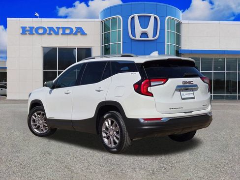 Used 2024 GMC Terrain SLT AWD/4WD image 5