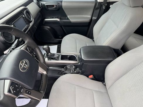 Used 2019 Toyota Tacoma SR5 image 21