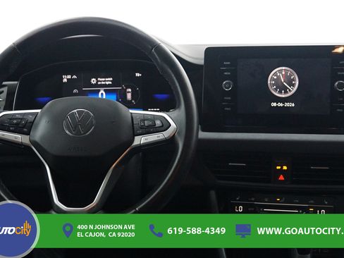 Used 2025 Volkswagen Jetta SE FWD image 5