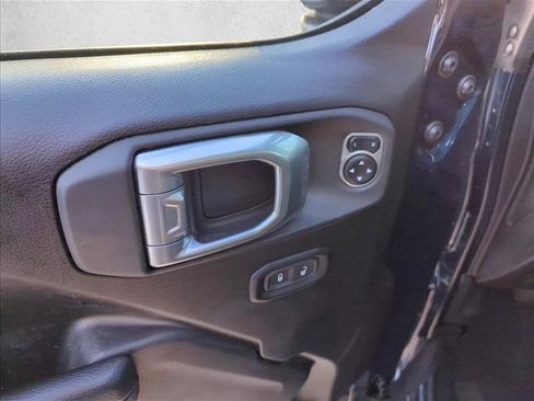 Used 2025 Jeep Gladiator Sport AWD/4WD image 10
