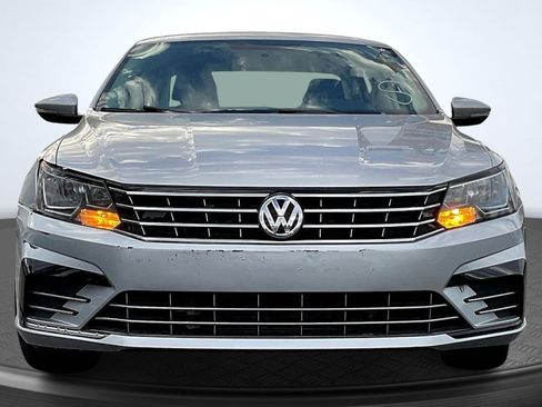 Used 2018 Volkswagen Passat 2.0T S image 3