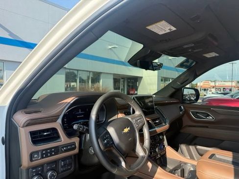 Used 2023 Chevrolet Tahoe High Country w/ Premium Package AWD/4WD image 7