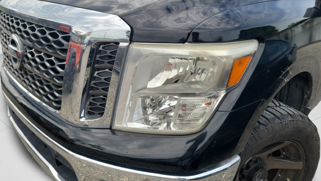Used 2018 Nissan Titan SV w/ SV Convenience Package RWD image 14