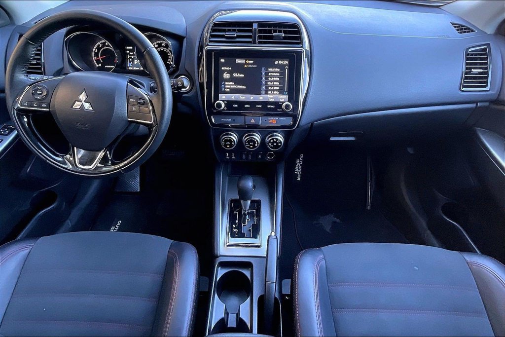 Used 2025 Mitsubishi Outlander Sport AWD image 15
