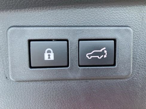 Used 2025 Subaru Outback Premium image 27