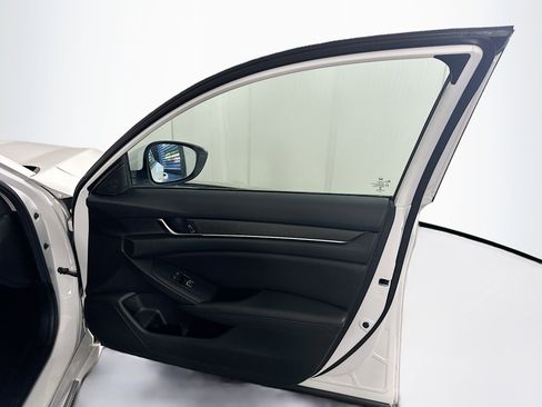 Used 2021 Honda Accord EX image 30