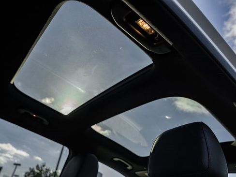 Used 2022 Mercedes-Benz GLB 250 GLB 250 image 34