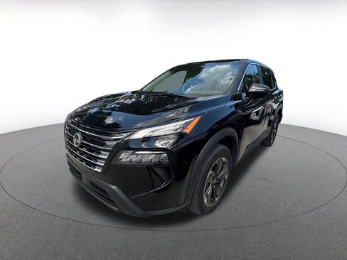 Used 2025 Nissan Rogue SV FWD image 9