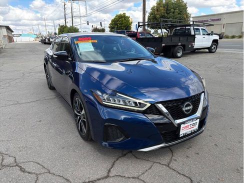 Used 2023 Nissan Maxima SV w/ Floor Mat Group FWD image 3