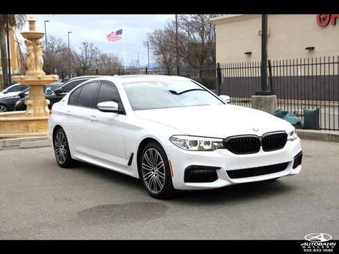 Used 2019 BMW 530e w/ M Sport Package image 3
