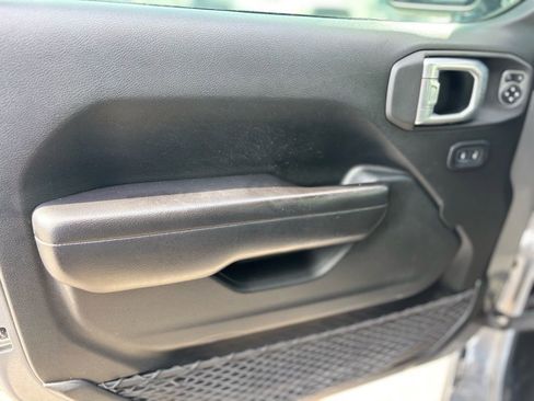 Used 2021 Jeep Wrangler Unlimited Sport image 9