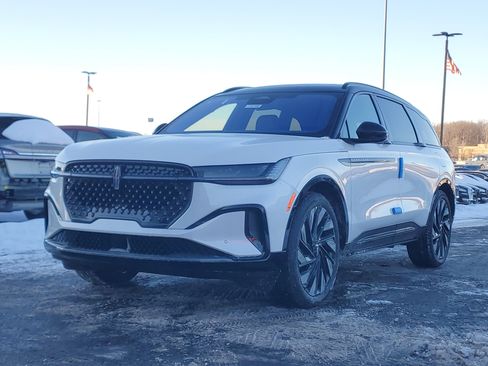 New 2026 Lincoln Nautilus Reserve w/ Jet Appearance Package image 2