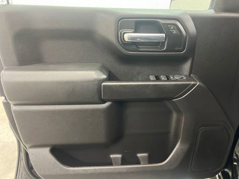 Used 2020 Chevrolet Silverado 1500 Custom w/ Custom Value Package image 5