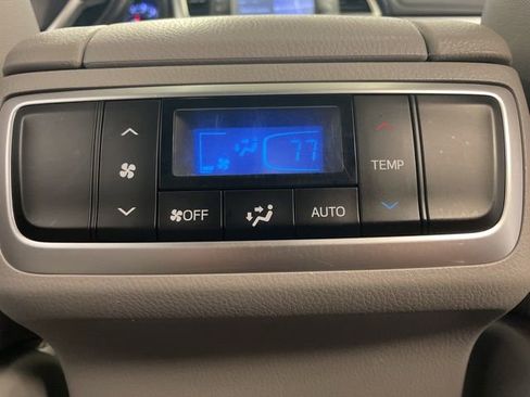 Used 2019 Toyota Highlander XLE image 33