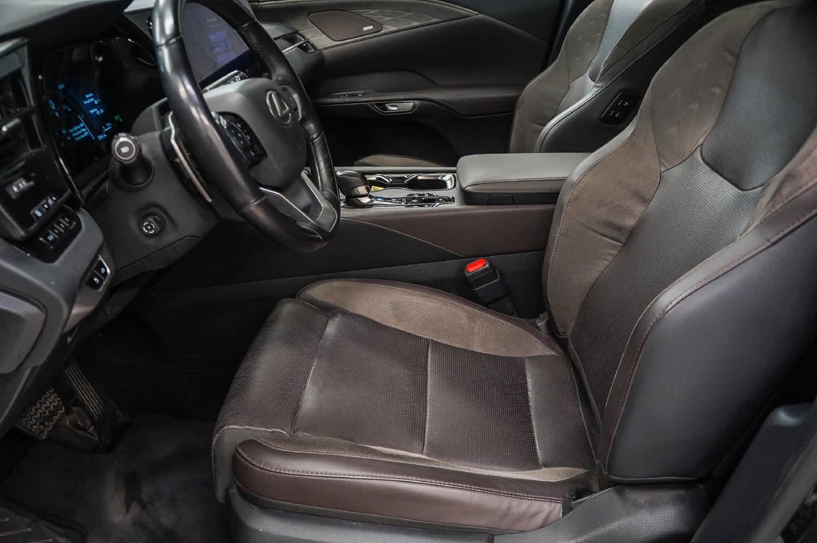 Used 2025 Lexus RX 450h AWD w/ Convenience Package image 17