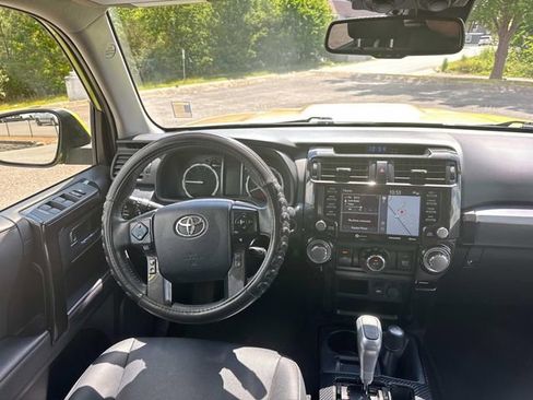Used 2023 Toyota 4Runner TRD Off-Road Premium w/ Moonroof Package AWD/4WD image 18