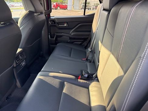 Used 2025 Toyota 4Runner Limited image 10