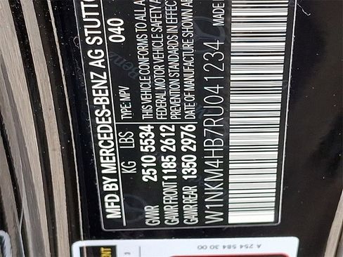 Used 2024 Mercedes-Benz GLC 300 4MATIC image 25