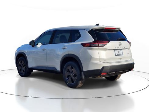 New 2026 Nissan Rogue SV w/ Cold Weather Package image 4