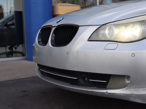 Used 2010 BMW 535i xDrive Wagon AWD/4WD image 29