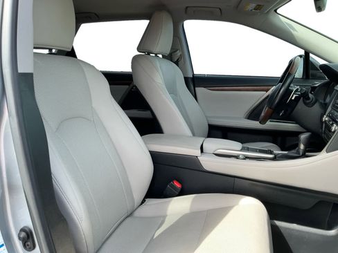 Used 2022 Lexus RX 350L w/ Premium Package image 20