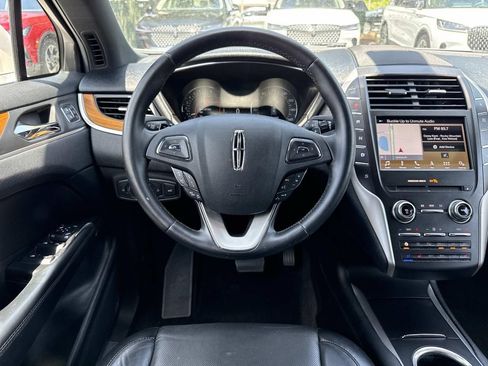Certified 2019 Lincoln MKC Reserve w/ MKC Technology Package FWD image 17