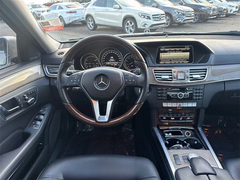 Used 2014 Mercedes-Benz E 350 Sedan image 23