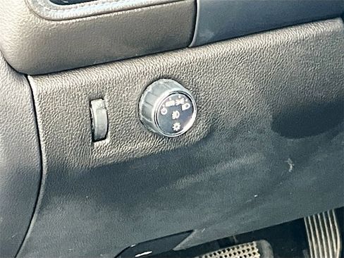 Used 2022 GMC Canyon Elevation image 10