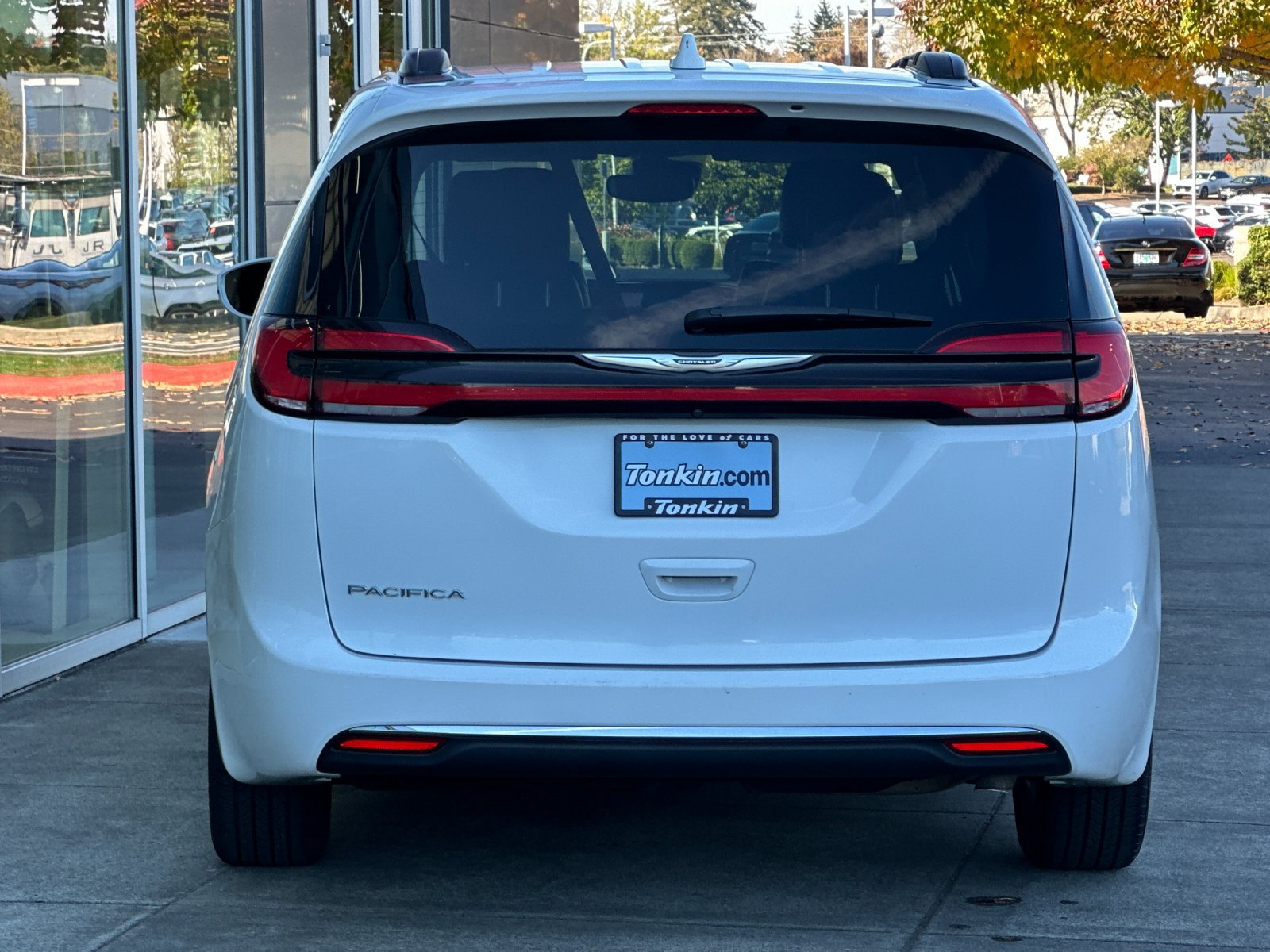 Used 2022 Chrysler Pacifica Touring-L FWD image 5