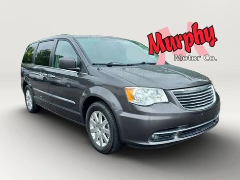 Used 2015 Chrysler Town & Country Touring w/ Driver Convenience Group FWD image 3