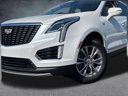 Used 2022 Cadillac XT5 Premium Luxury FWD image 2