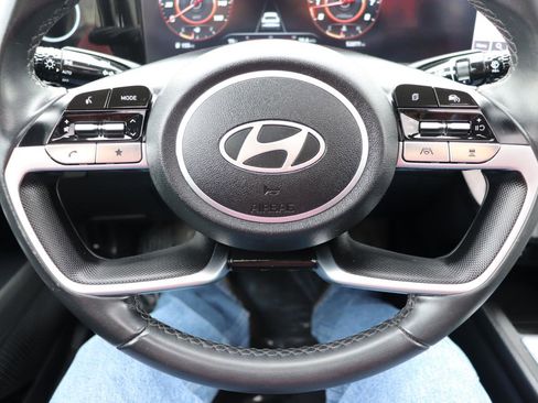 Used 2024 Hyundai Elantra Limited image 28