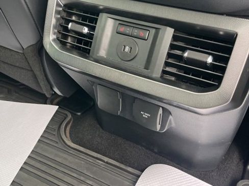 Used 2024 Ford F250 Platinum image 30