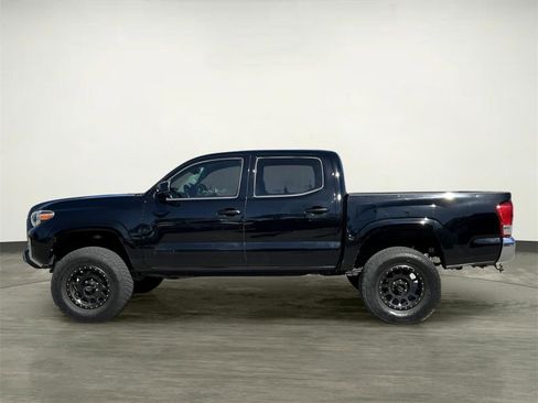 Used 2016 Toyota Tacoma SR5 image 2