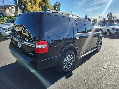 Used 2017 Ford Expedition XLT image 5
