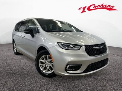 Used 2024 Chrysler Pacifica Touring-L