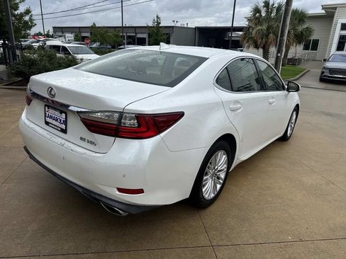 Used 2016 Lexus ES 350 w/ Premium Package w/Wood Trim FWD image 9