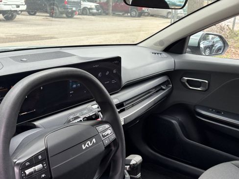 Used 2025 Kia K4 FWD image 34