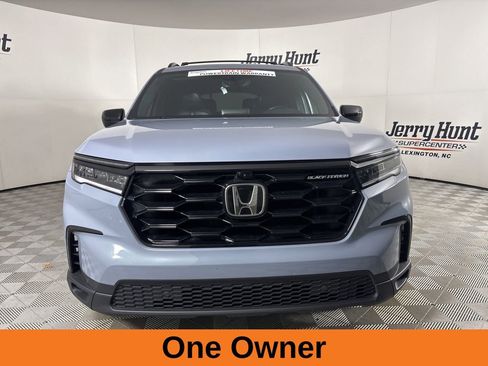 Used 2025 Honda Pilot Black Edition image 3