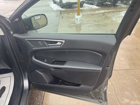 Used 2019 Ford Edge SEL w/ Convenience Package image 15