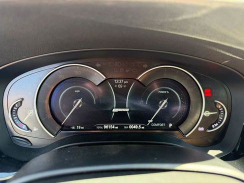Used 2018 BMW 530e w/ Premium Package RWD image 19