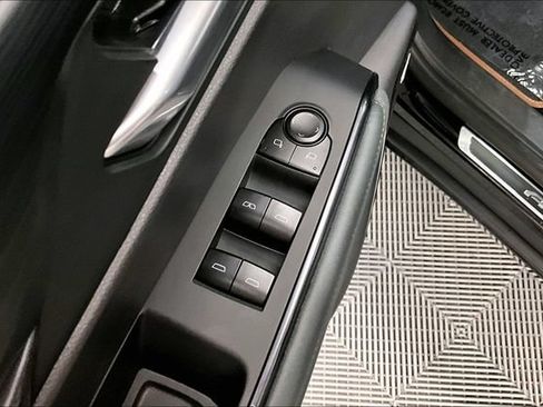 Used 2025 GMC Acadia AT4 AWD/4WD image 31