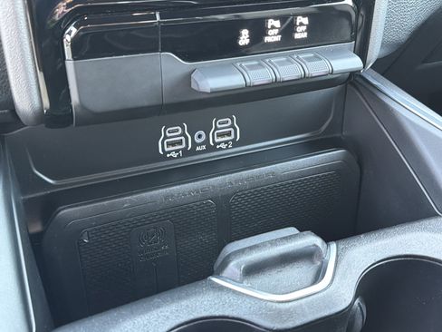 Used 2025 RAM 1500 Laramie image 32