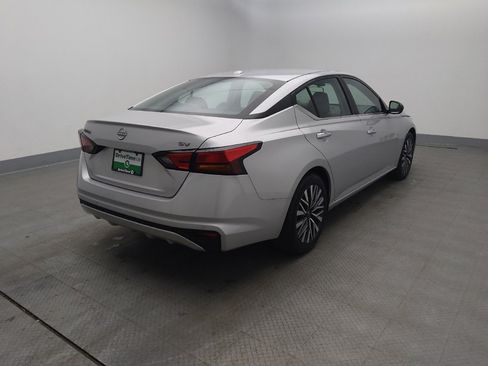 Used 2024 Nissan Altima 2.5 SV image 9
