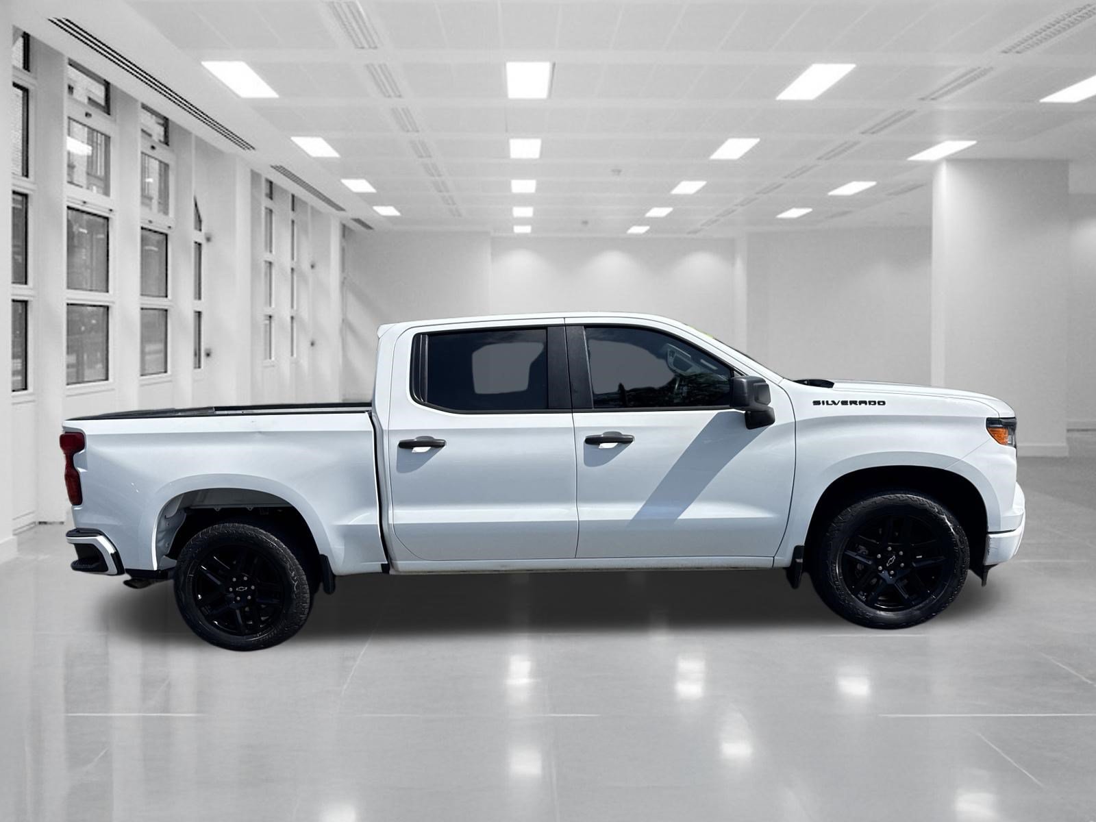 Used 2023 Chevrolet Silverado 1500 Custom w/ LPO, Dark Essentials Package RWD image 4