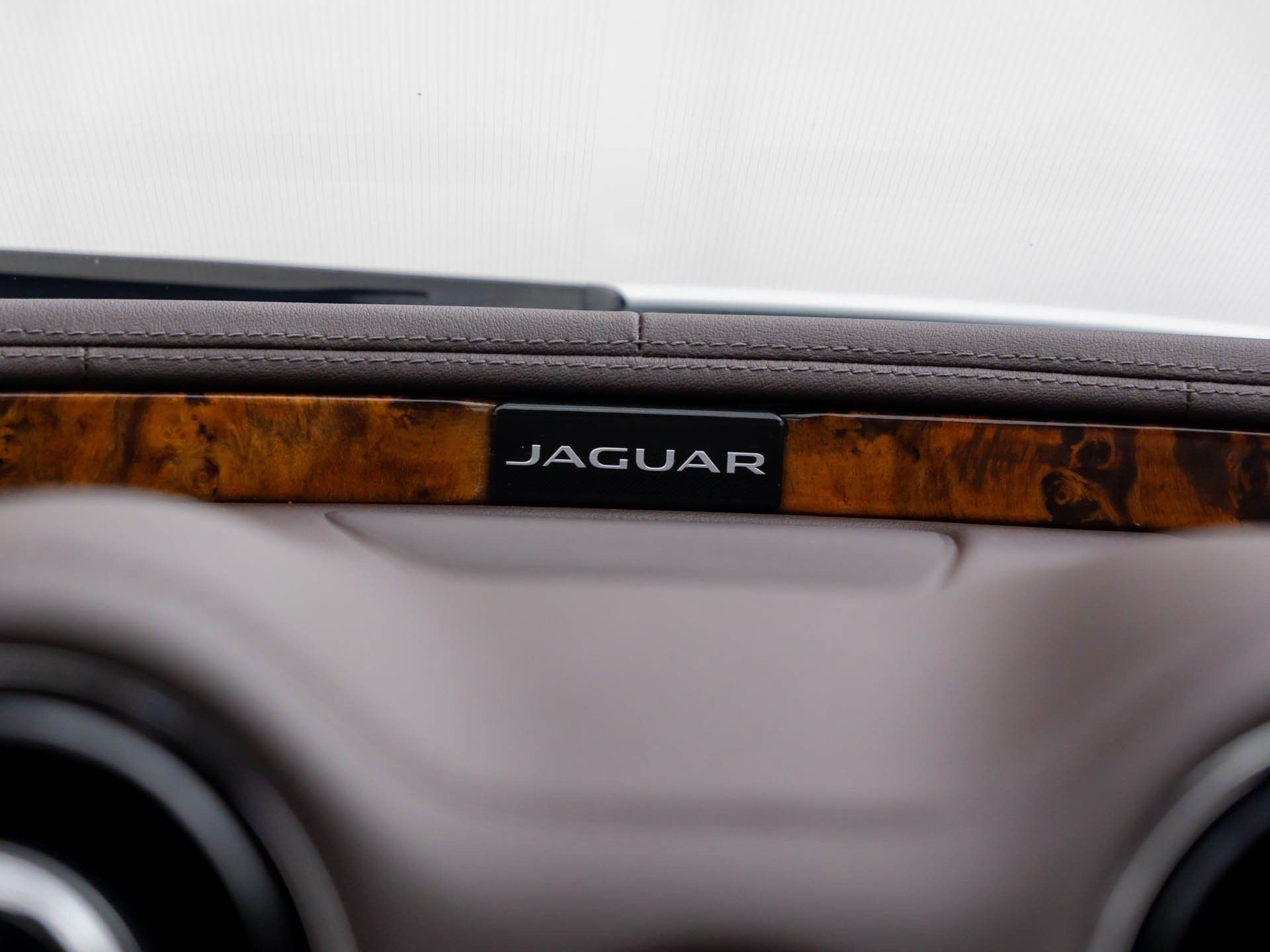 Used 2015 Jaguar XJ AWD image 31