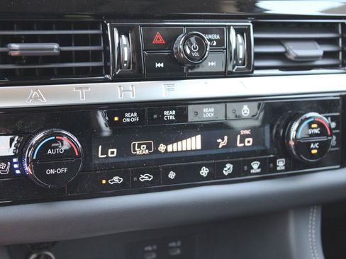 New 2026 Nissan Pathfinder Platinum AWD/4WD image 30