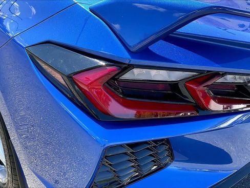 Used 2021 Chevrolet Corvette Stingray Premium Cpe w/ Z51 Performance Package image 27