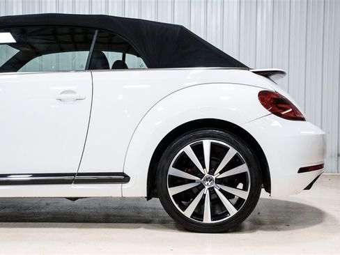 Used 2014 Volkswagen Beetle R-Line FWD image 4
