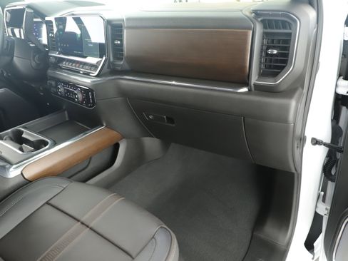 Used 2024 Chevrolet Silverado 3500 High Country w/ Technology Package image 23